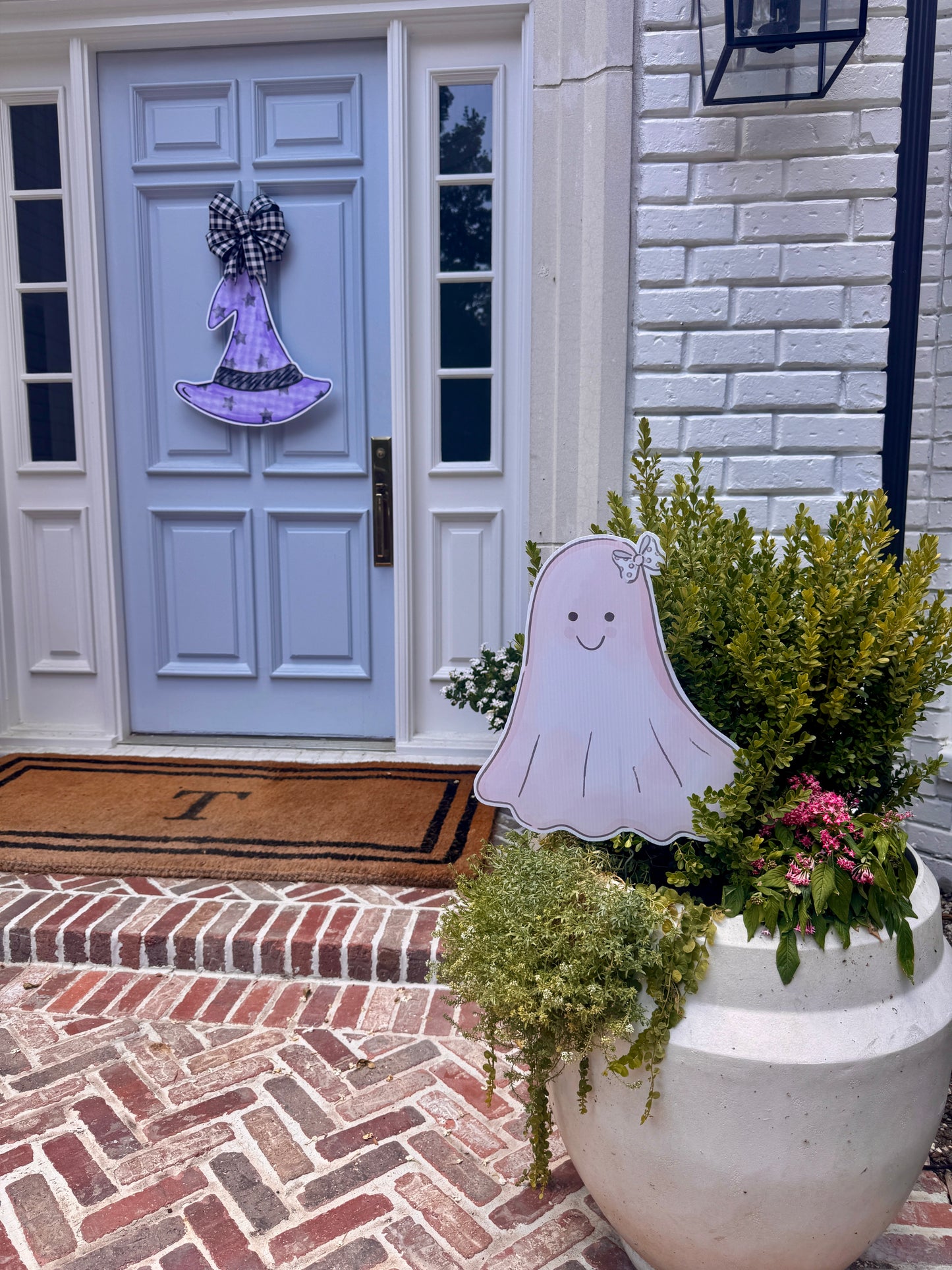 Pair of Pink Ghosts Pot Stakes